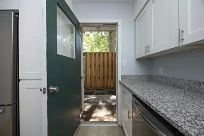 220 Elizabeth Street #D9, Chapel Hill, NC 27514 - Photo 17