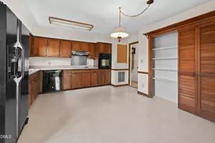 3307 Roundtree Ct, Raleigh, NC 27607 - Photo 5