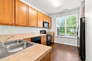100 Stratford Lakes Dr, Durham, NC 27713 - Photo 7