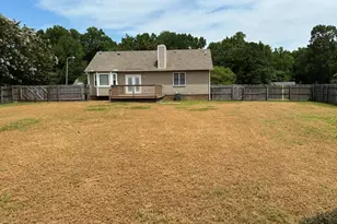 2325 Stephanie Ln, Clayton, NC 27520 - Photo 3
