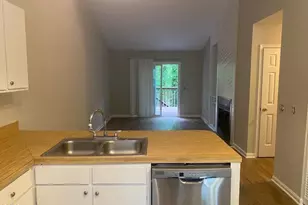 909 W Chatham St, Cary, NC 27511 - Photo 5