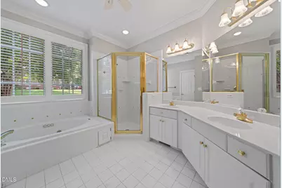 208 Highlands Lake Drive, Cary, NC 27518 - Photo 27