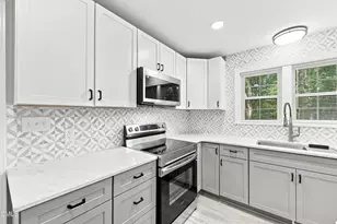 431 Dudley St, Burlington, NC 27217 - Photo 13