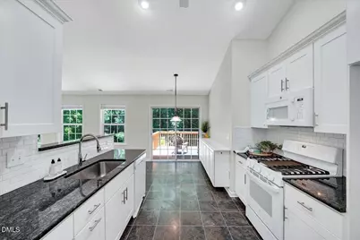 529 Dogwood Creek Place, Fuquay Varina, NC 27526 - Photo 5