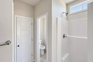 39 E Emily Gardens Dr, Selma, NC 27576 - Photo 13