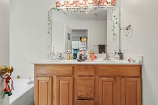 142 Queensberry Ct, Greensboro, NC 27405 - Photo 19