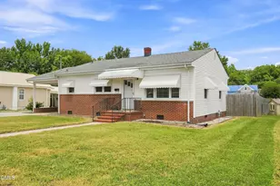 206 W Woodall St, Benson, NC 27504 - Photo 3