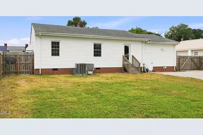 206 W Woodall Street, Benson, NC 27504 - Photo 27