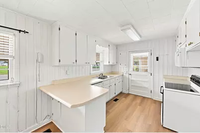 206 W Woodall Street, Benson, NC 27504 - Photo 15