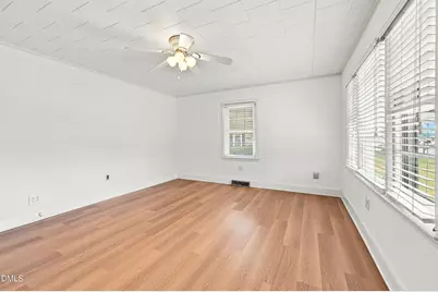 206 W Woodall Street, Benson, NC 27504 - Photo 5