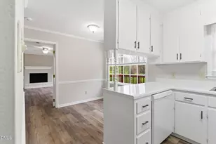 8217 Clear Brook Dr, Raleigh, NC 27615 - Photo 19