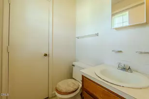 306 S Brevard St, Selma, NC 27576 - Photo 17
