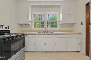 423 Whitehead Cir, Chapel Hill, NC 27514 - Photo 9