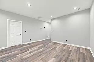 302 W 1st St, Princeton, NC 27569 - Photo 5