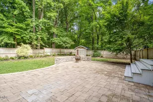 305 Wyndham Dr, Chapel Hill, NC 27516 - Photo 11