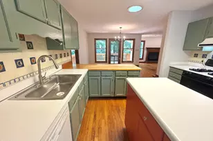 6 Burnwood Pl, Chapel Hill, NC 27517 - Photo 3