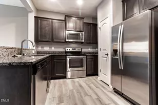 1084 Kenross Dr, Burlington, NC 27215 - Photo 7