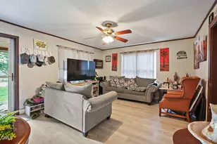 109 Twin City St, Dunn, NC 28334 - Photo 5