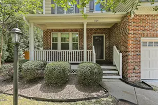 1104 Broadcreek Dr, Fuquay-Varina, NC 27526 - Photo 3