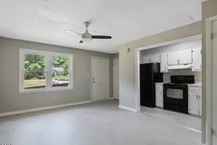 210 Colonial Dr, Fayetteville, NC 28301 - Photo 7