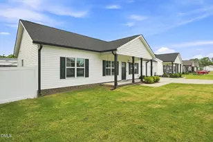 72 Leisure Ave, Four Oaks, NC 27524 - Photo 3