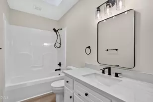 318 Davis Farm Dr, Selma, NC 27576 - Photo 9
