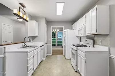 113 Solstice Circle, Cary, NC 27513 - Photo 3