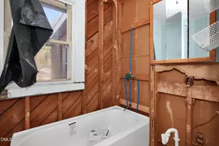 113 Austin St, Sanford, NC 27330 - Photo 17