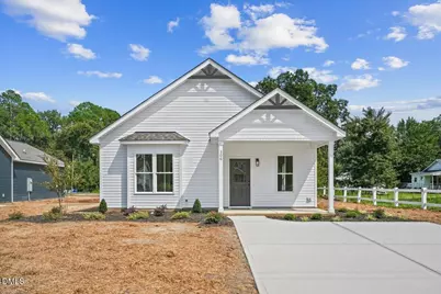 306 S Sycamore Street, Fremont, NC 27830 - Photo 1