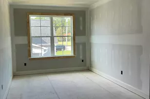 1027 N Lincoln St, Benson, NC 27504 - Photo 17