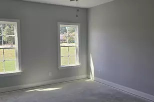 1027 N Lincoln St, Benson, NC 27504 - Photo 5