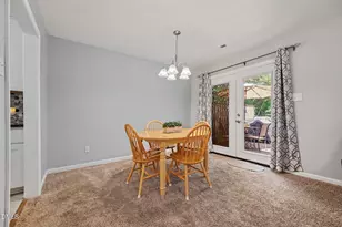 110 Twin Oaks Pl, Cary, NC 27511 - Photo 9