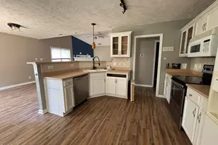 337 Americana Dr, Raeford, NC 28376 - Photo 5