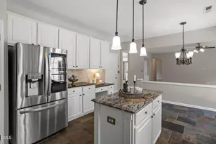 611 Sherwood Forest Pl, Cary, NC 27519 - Photo 11