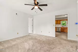 805 Hepplewhite Ct, Fuquay-Varina, NC 27526 - Photo 5