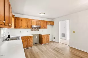 805 Hepplewhite Ct, Fuquay-Varina, NC 27526 - Photo 7