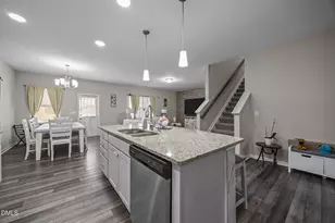 2252 Fairway Green Dr, Fuquay-Varina, NC 27526 - Photo 5