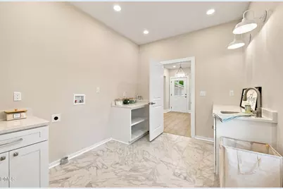 406 N Webb Street, Selma, NC 27576 - Photo 17