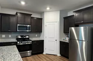 17 Red Crabapple Ln, Clayton, NC 27527 - Photo 7