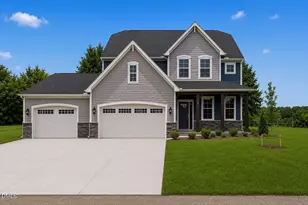 370 Glade Dr, Aberdeen, NC 28315 - Photo 1