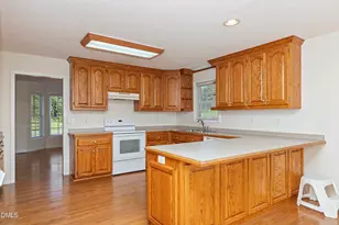 24 Courtney Ln, Dunn, NC 28334 - Photo 5