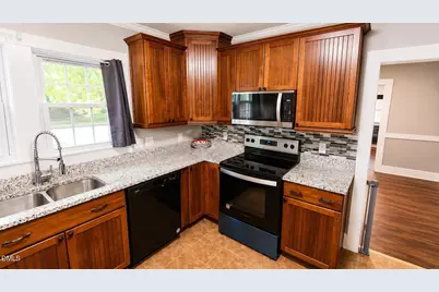401 Banks Street, Graham, NC 27253 - Photo 35
