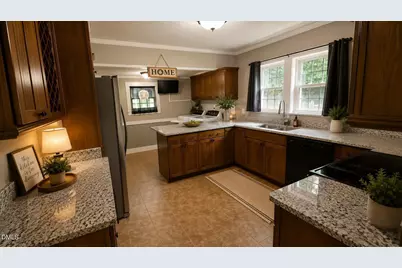 401 Banks Street, Graham, NC 27253 - Photo 3