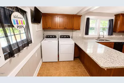 401 Banks Street, Graham, NC 27253 - Photo 33