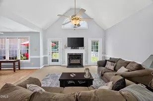 400 La Vista Ct, Benson, NC 27504 - Photo 5