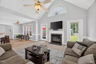 400 La Vista Ct, Benson, NC 27504 - Photo 7