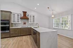 1201 Deptford Ct, Raleigh, NC 27609 - Photo 15