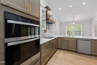 1201 Deptford Court, Raleigh, NC 27609 - Photo 9