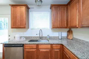 504 Hobkirks Pl, Durham, NC 27704 - Photo 9