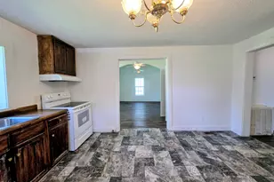 202 Hill St, Smithfield, NC 27577 - Photo 9